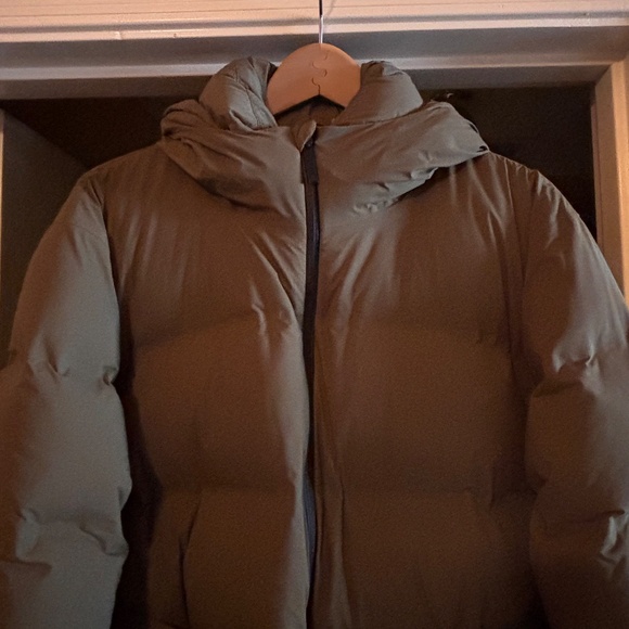 New without tags womens medium Aritzia Super Alps Puff 2 O waterproof down coat - Picture 3 of 14